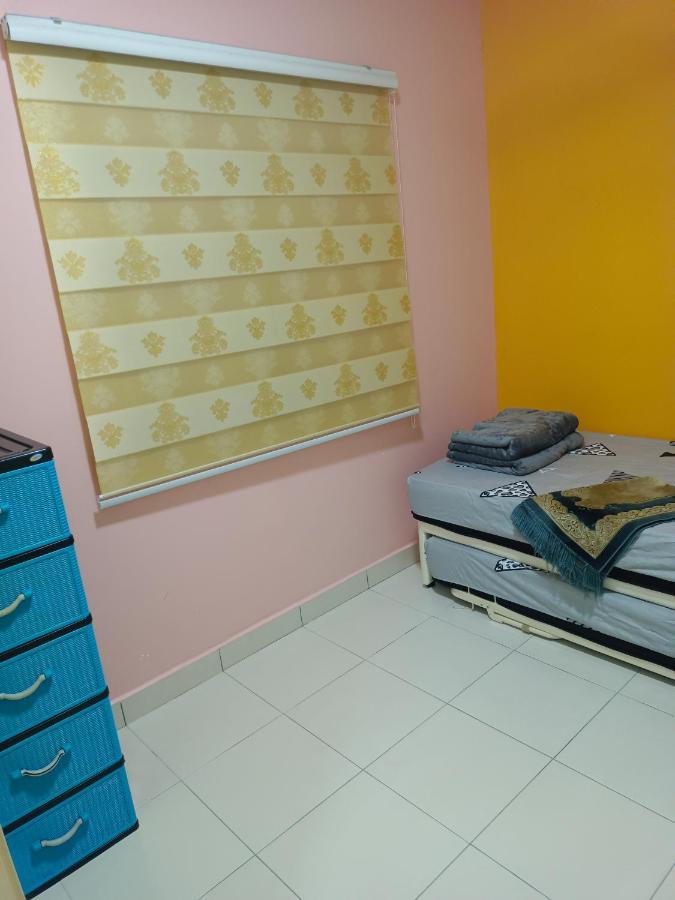 Nena Homestay Setia Alam, Air Conditioned, High Speed Internet Shah Alam Kültér fotó
