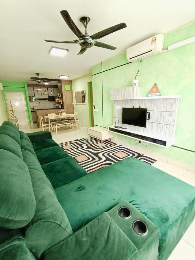 Nena Homestay Setia Alam, Air Conditioned, High Speed Internet Shah Alam Kültér fotó